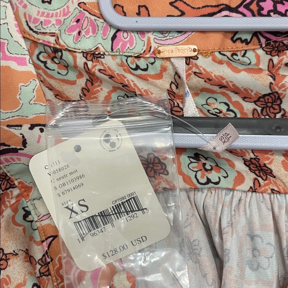 Free People Women's Patterned Blouse - Peach and White - Picture 9 of 10